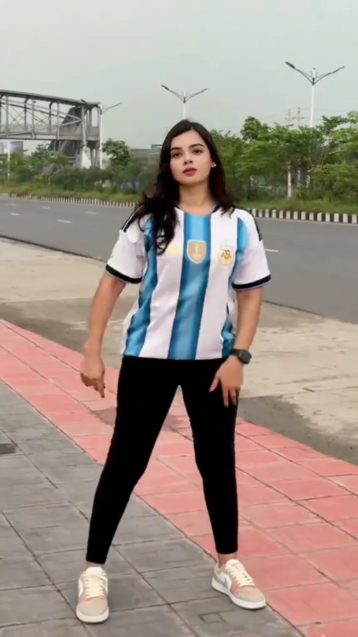 The original Dai Dai dance by @sporshia_mim on TikTok