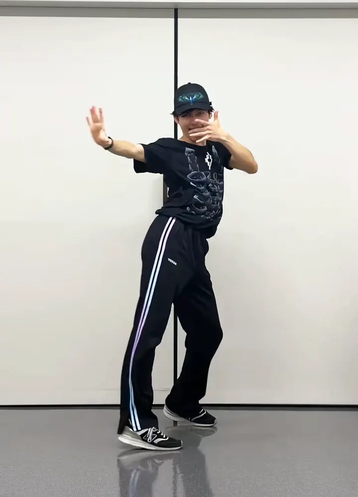 The original Looks Can Kill dance by @danceverse000 on TikTok