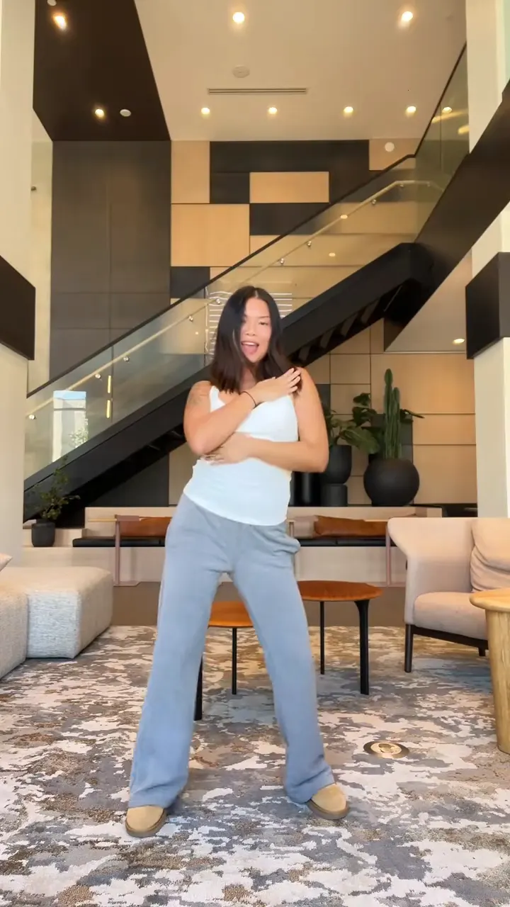 The original Nicole Kidman dance by @luljuli on TikTok
