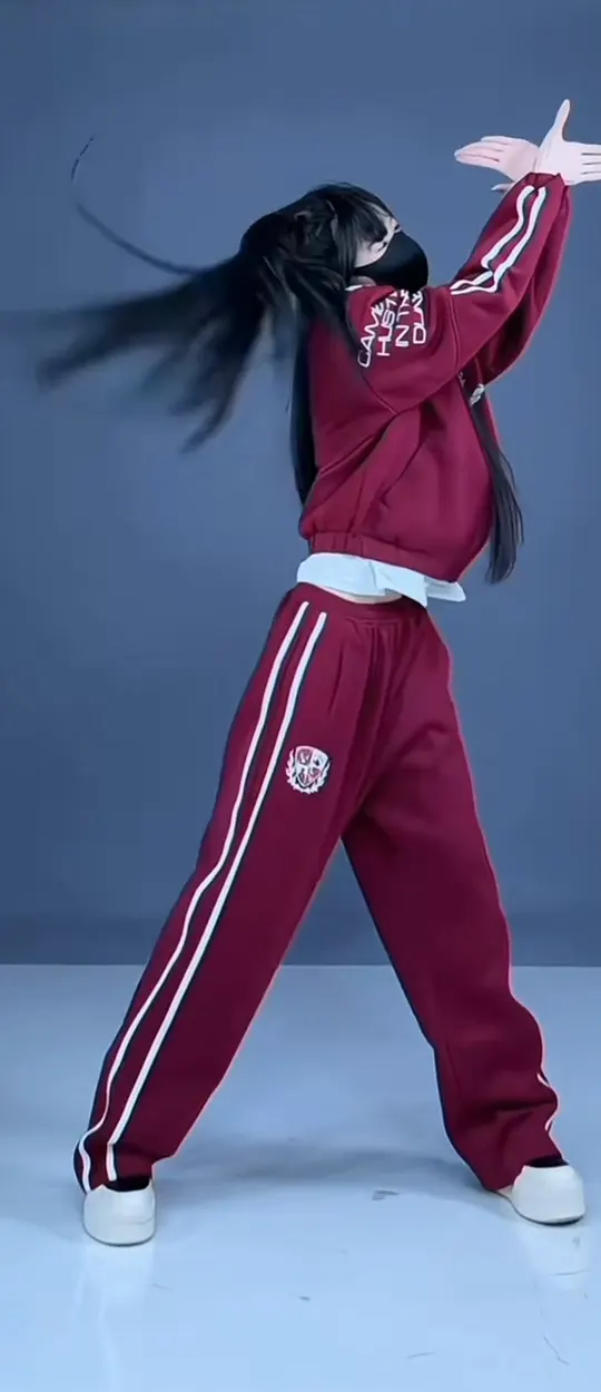 The original No Batidão dance by @im.chanieme on TikTok