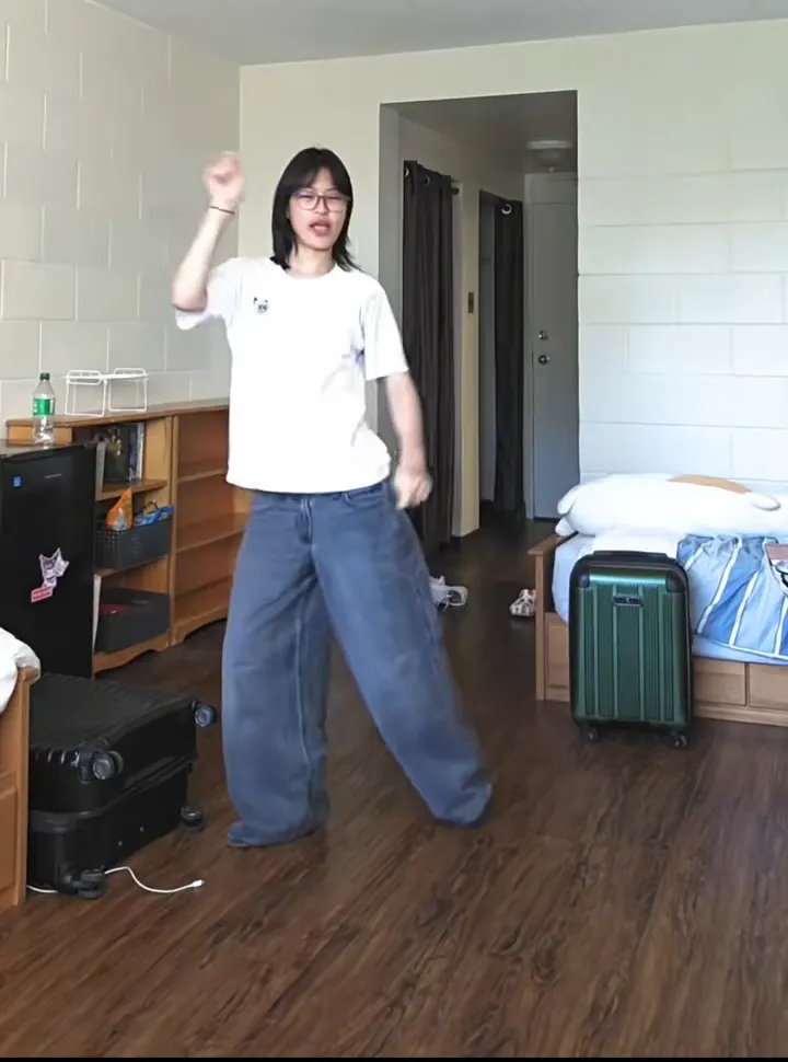 The original Otsukare Summer dance by @lukachuu on TikTok
