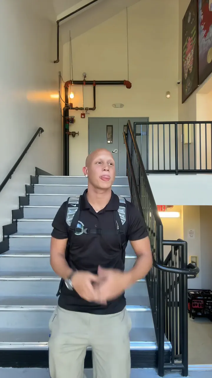 The original Puerto Rican Mami dance by @ocztjay on TikTok