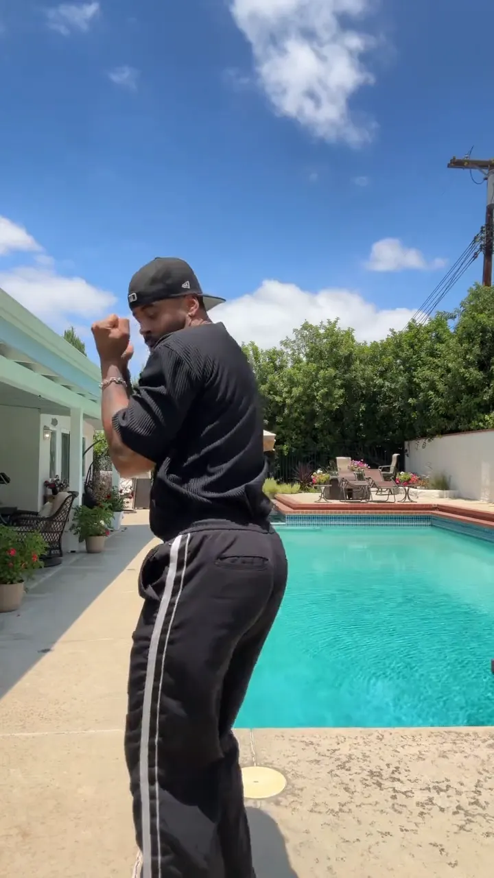 The original Spend Dat dance by @antonpeeples on TikTok