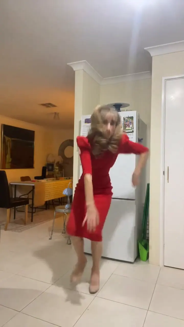 The original Wipe Me Down dance by @ladyinredai on TikTok